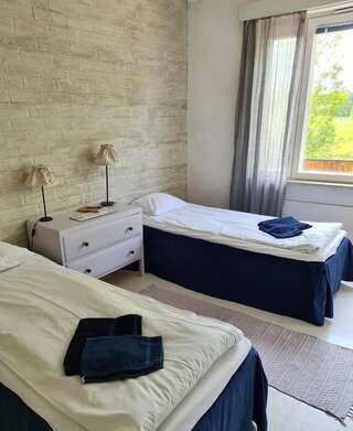 Отели типа «постель и завтрак» Saltvik Bed & Breakfast Saltvik Двухместный номер с 2 отдельными кроватями и общей ванной комнатой-3